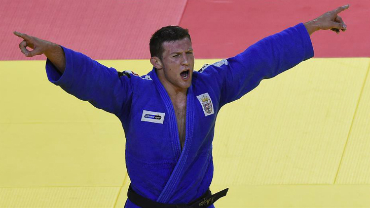 Неманья Майдов