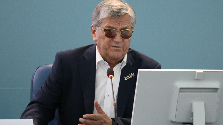 Александр Тихонов