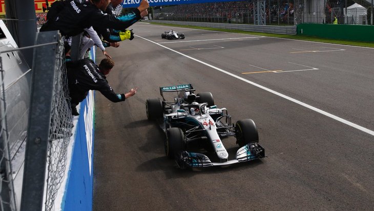 Льюис Хэмилтон