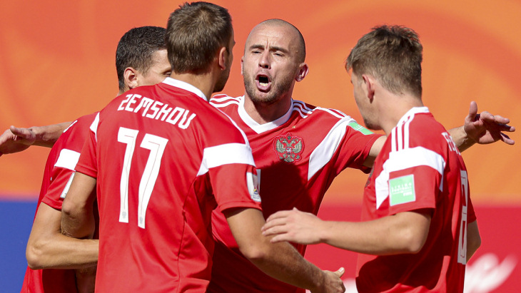 Россия победила Бразилию в 1/4 финала ЧМ по пляжному футболу