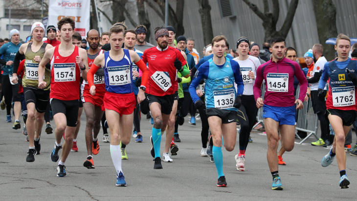 Африканский легкоатлет проиграл забег, празднуя победу перед финишем