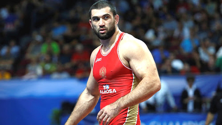 Билял Махов