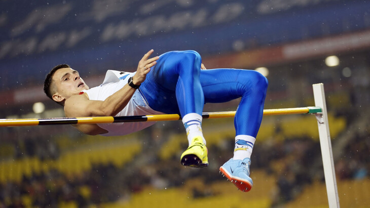 Илья Иванюк