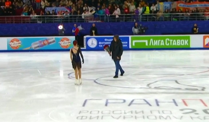 Александра Трусова и фанат