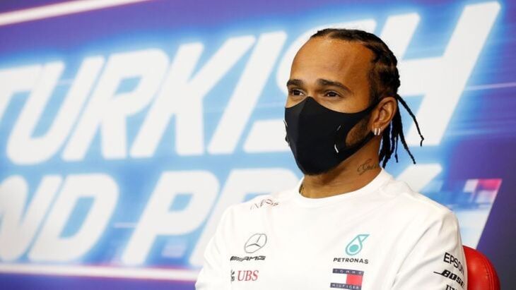 Пилот «Мерседеса» Льюис Хэмилтон