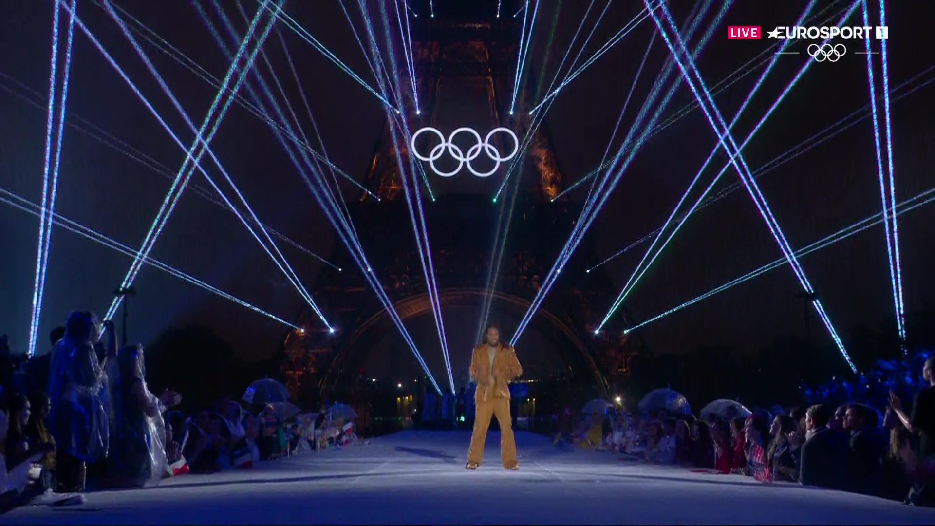 Танцуют все