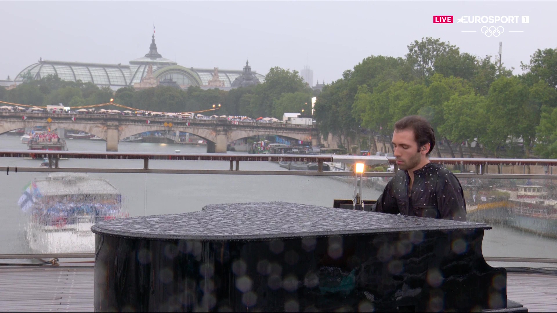 Виртуоз под дождем