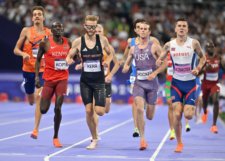 Коул Хокер обошел Керра