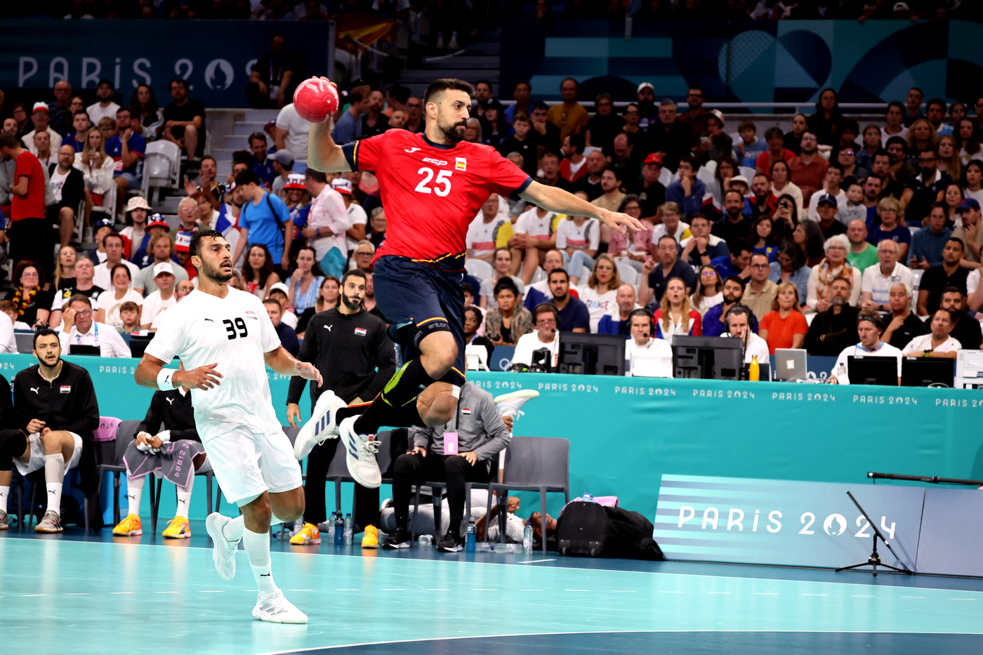 Сборная Испании по гандболу с трудом выиграла у Египта