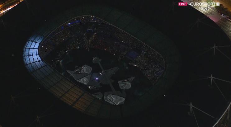 Шоу начинается