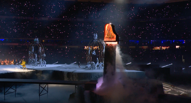 Вертикальный рояль