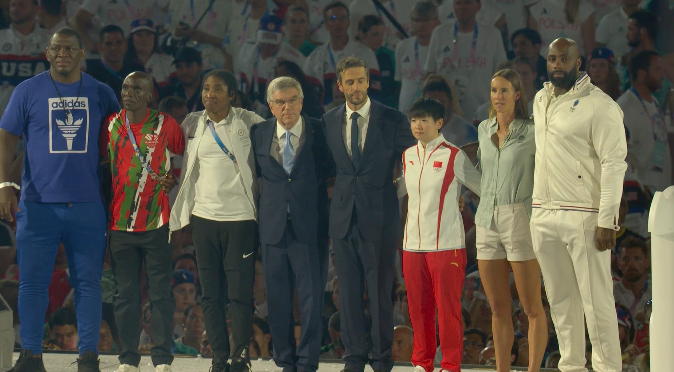 Официальные и не очень лица