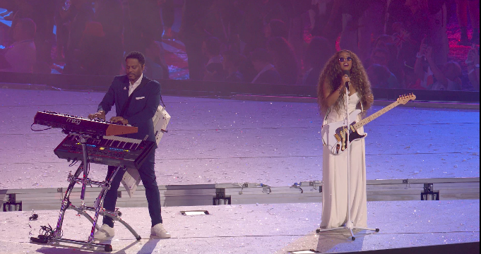 Исполнение гимна США с огоньком