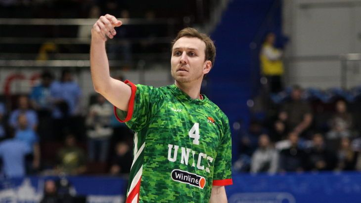 Артем Комолов