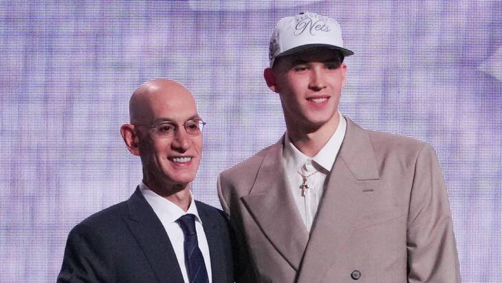 Адам Сильвер и Егор Демин на драфте НБА-2025