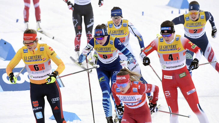 FIS разрешила российским паралимпийцам выступать под национальным флагом и гимном