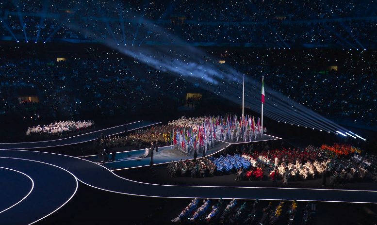 Все сидят и слушают