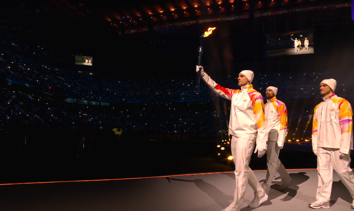 Огонь принесли, огонь унесли. 