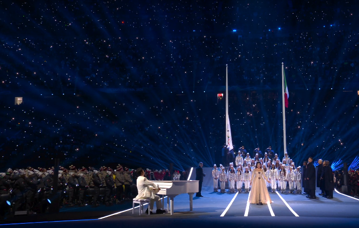 Подъем флага в Милане