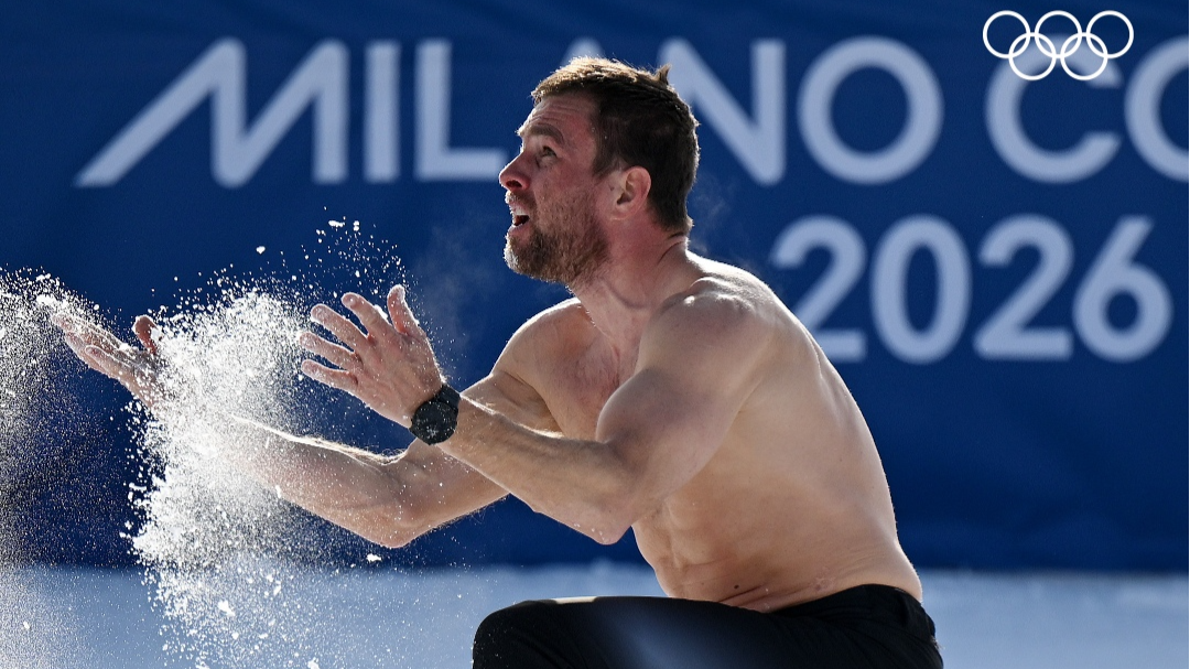 Бенджамин Карл празднует победу