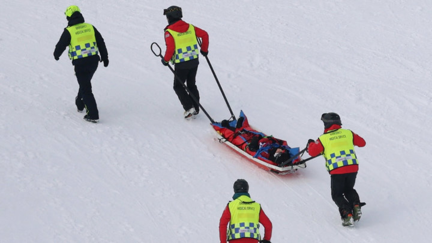 Китаянку отправляют в госпиталь