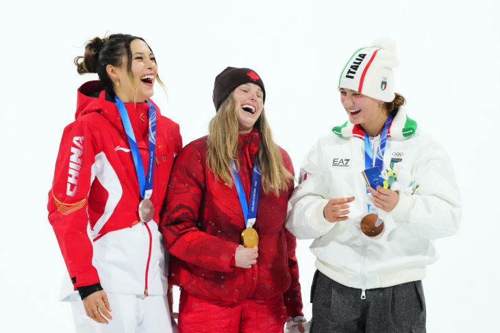 Призерки финала в биг-эйре