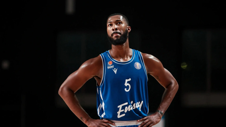 Микаэл Хопкинс