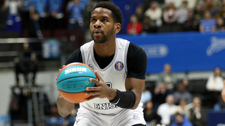 Доминик Артис