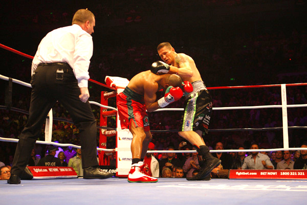 Грин vs Джонс (10 фото)