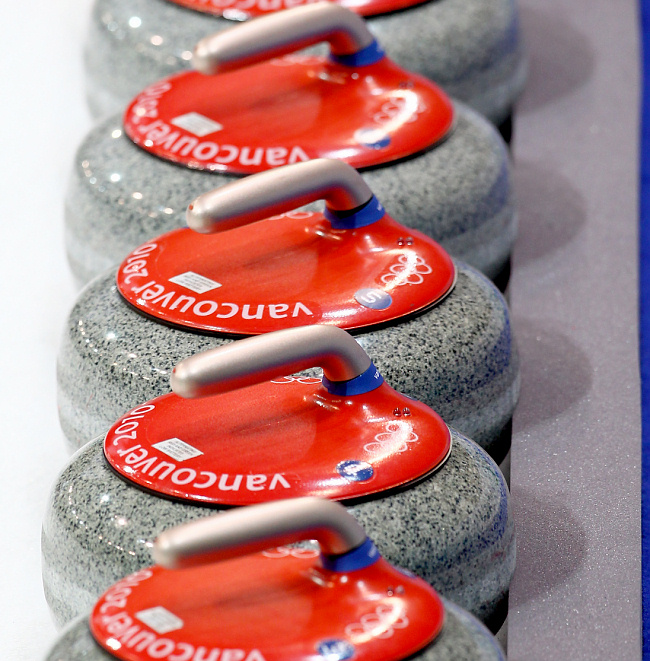 Победа шведок в керлинге (23 фото)