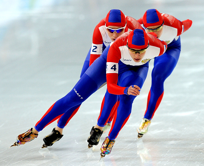 Золотая командная гонка немецких конькобежек (18 фото)