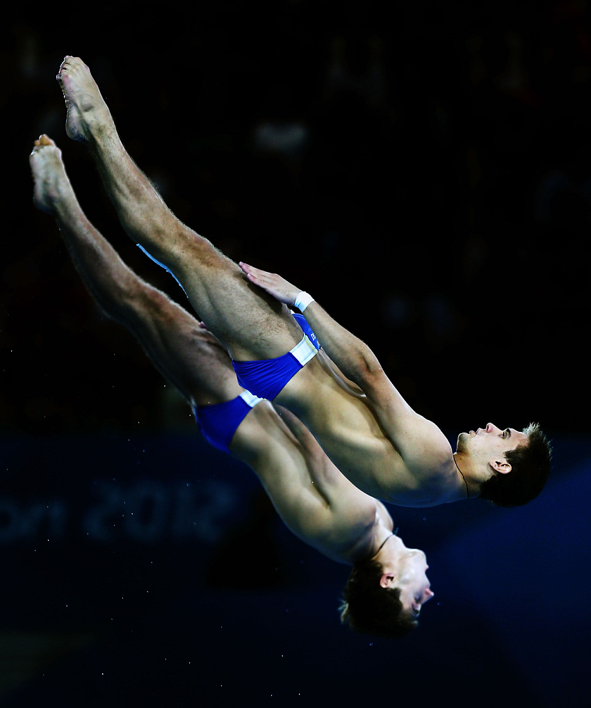 Медальные прыжки с вышки у мужских пар