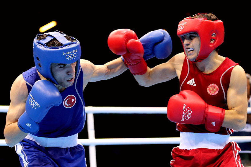 Победный четвертьфинал боксера Давида Айрапетяна