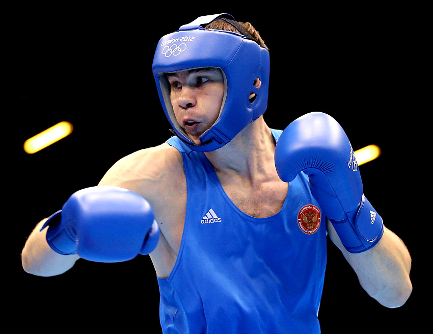 Победа боксера Егора Мехонцева в полуфинале