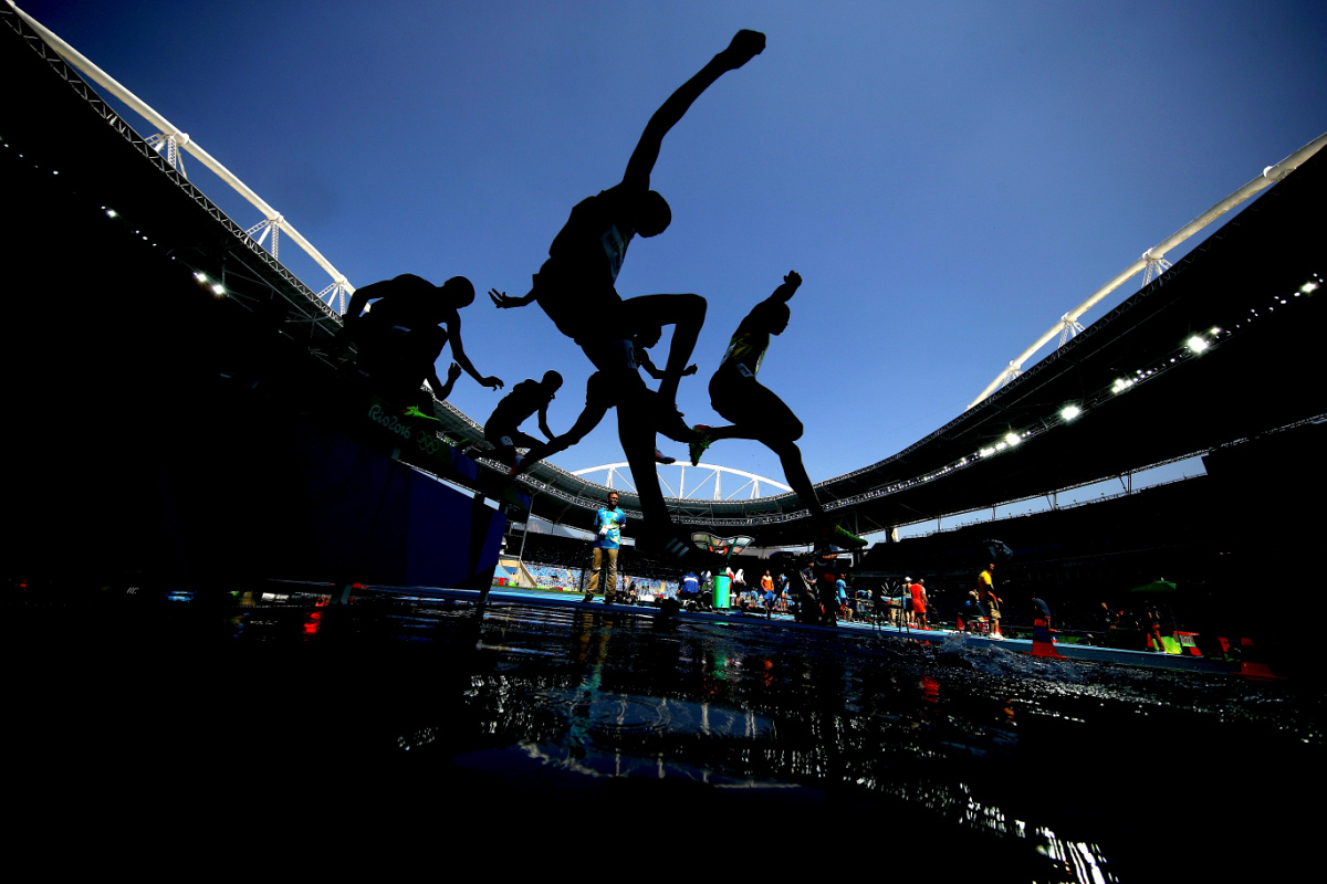 Золото кенийца Кипруто в стипль-чезе на 3000 м