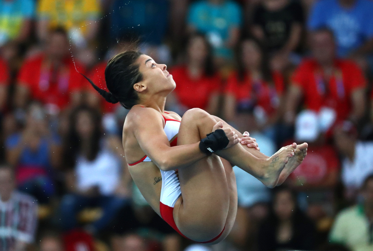 Олимпийская чемпионка в прыжках с вышки Жэнь Цянь
