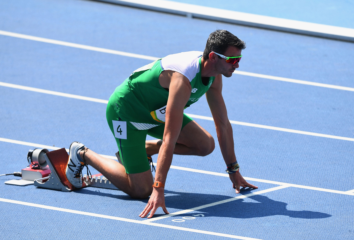 Золотой забег Клемента (США) на 400 метров с барьерами