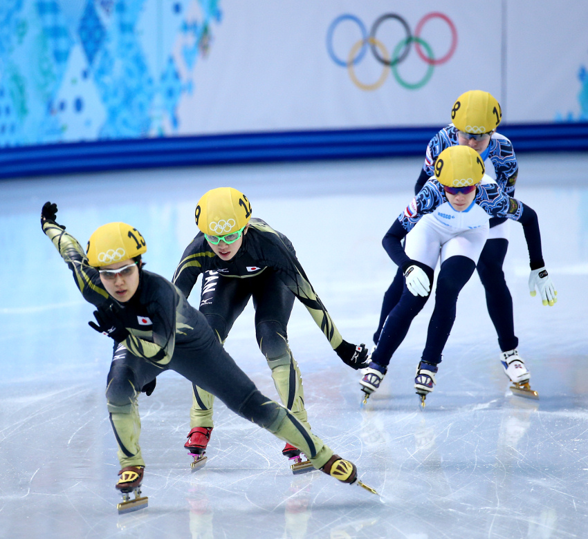 Кореянки – победители эстафеты в шорт-треке