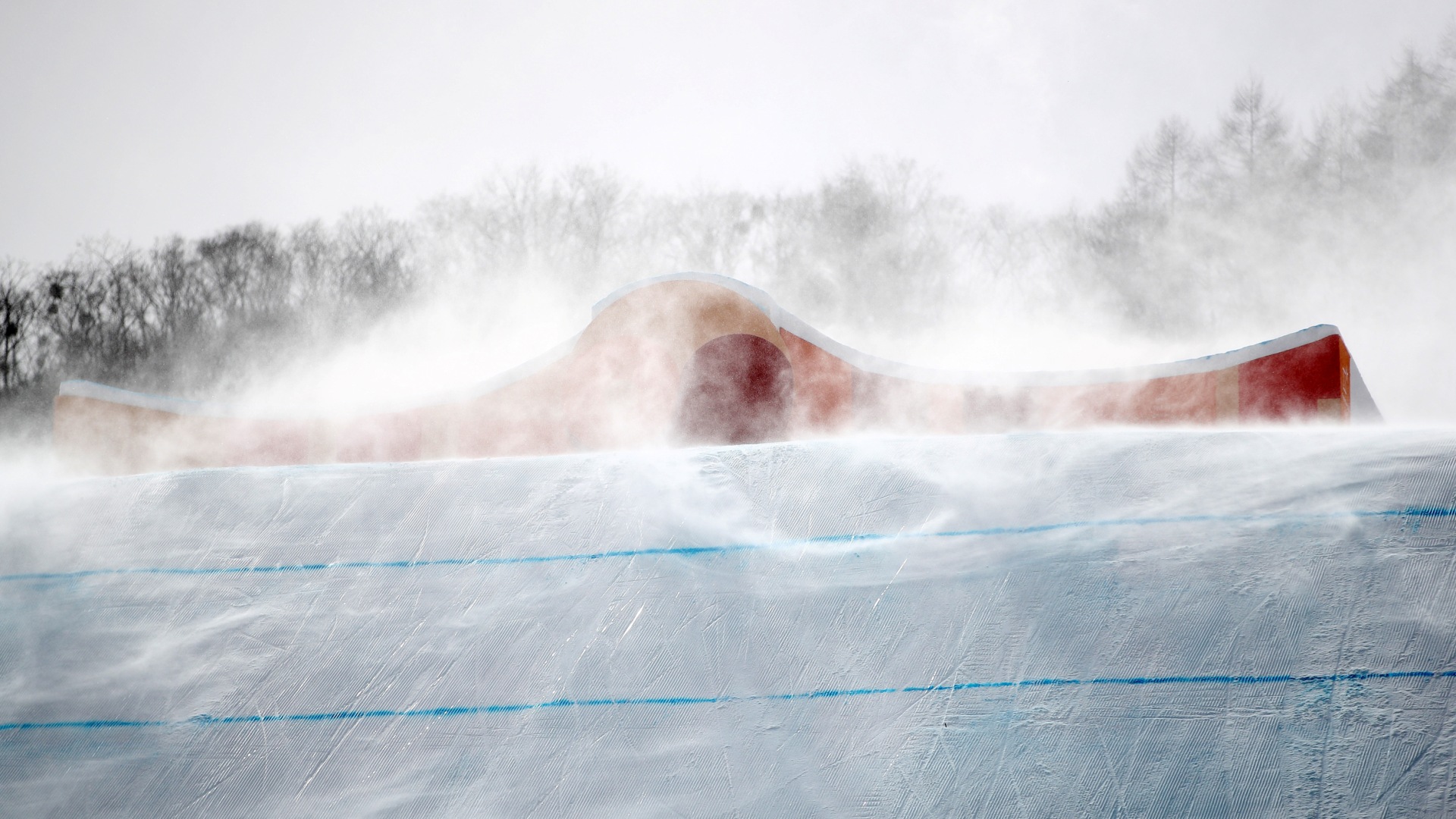 Сильный ветер продолжится до среды