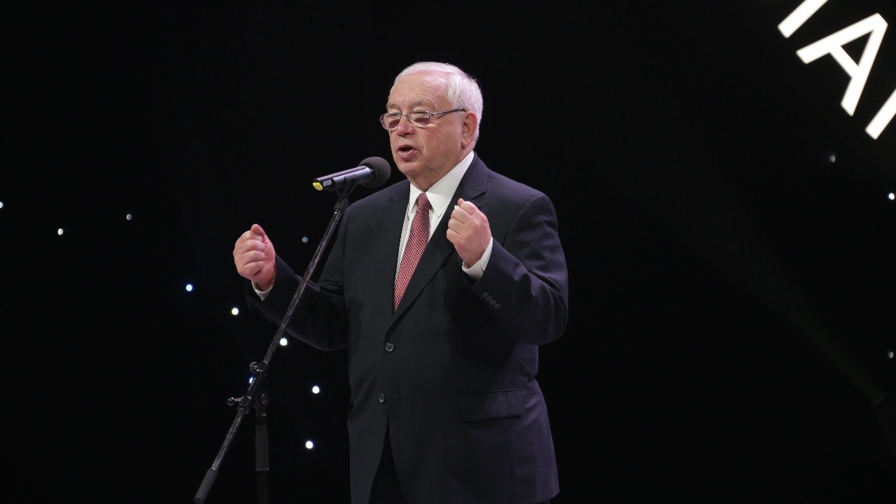 Владимир Лукин