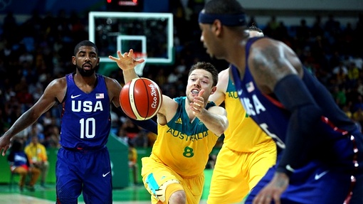 Американцы с трудом выиграли у австралийцев