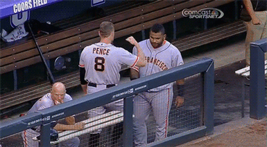 Тот неловкий момент, когда обычного рукопожатия недостаточно