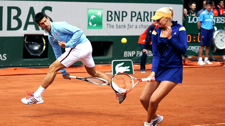 Звезды развлекают детей