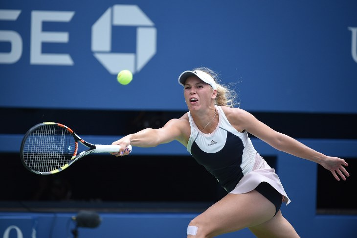 Каролин Возняцки