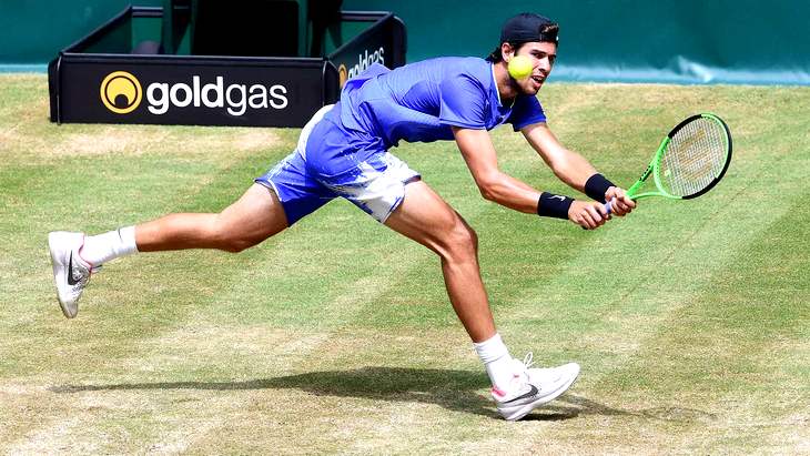 Карен Хачанов