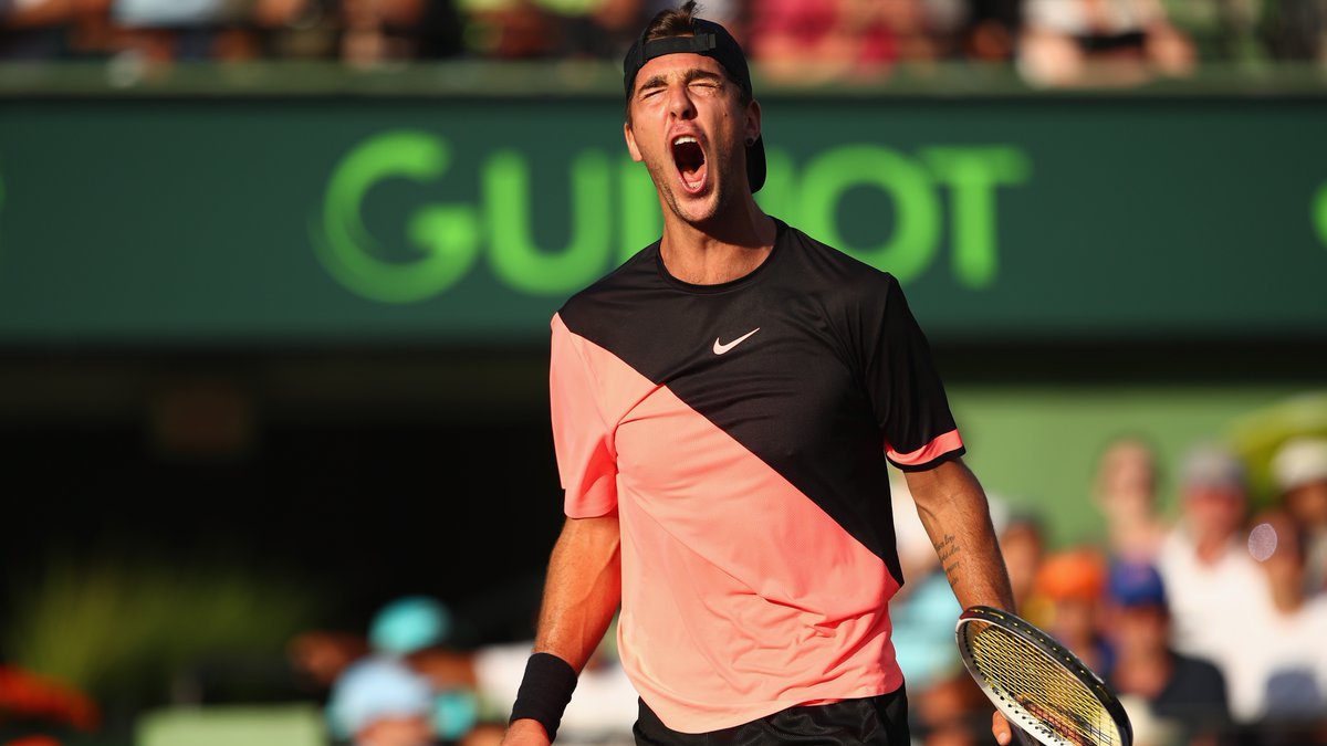 Танаси Коккинакис