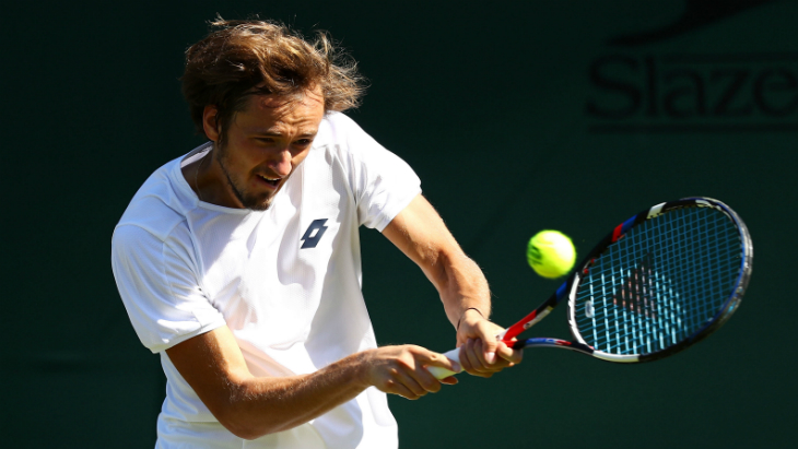 Медведев удачно стартовал на турнире