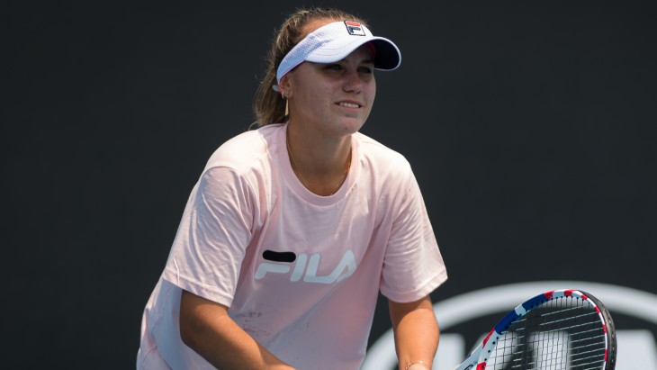 София Кенин