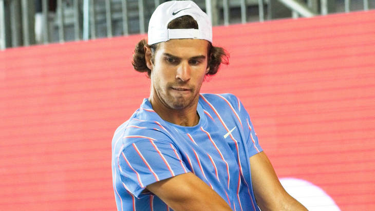 Карен Хачанов