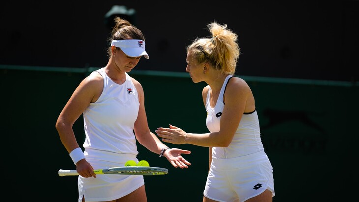 Барбора Крейчикова и Катержина Синякова